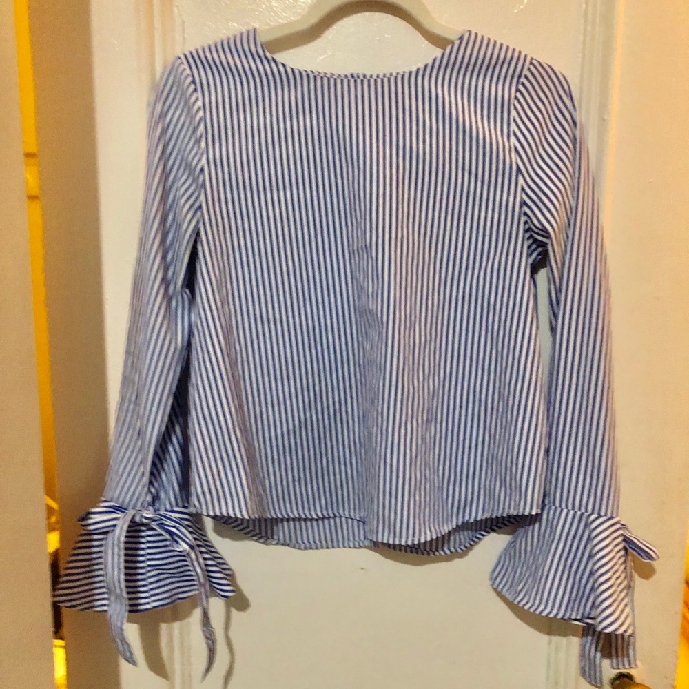 JOA statement sleeves top